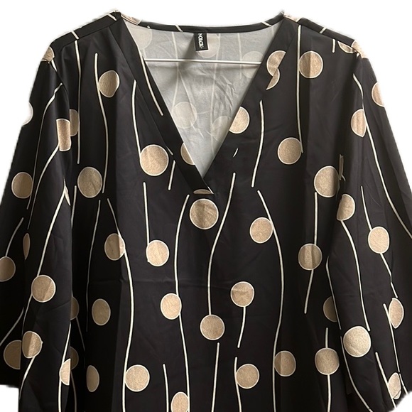 NoraCora, Circle & Line Print, Multi Color, V-Neck, Short Sleeve Top, Size L - Picture 4 of 8